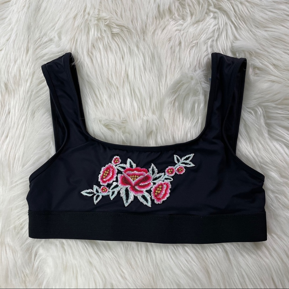 Frankie's Bikinis Dylan Embroidered Top in Black L - Picture 2 of 8